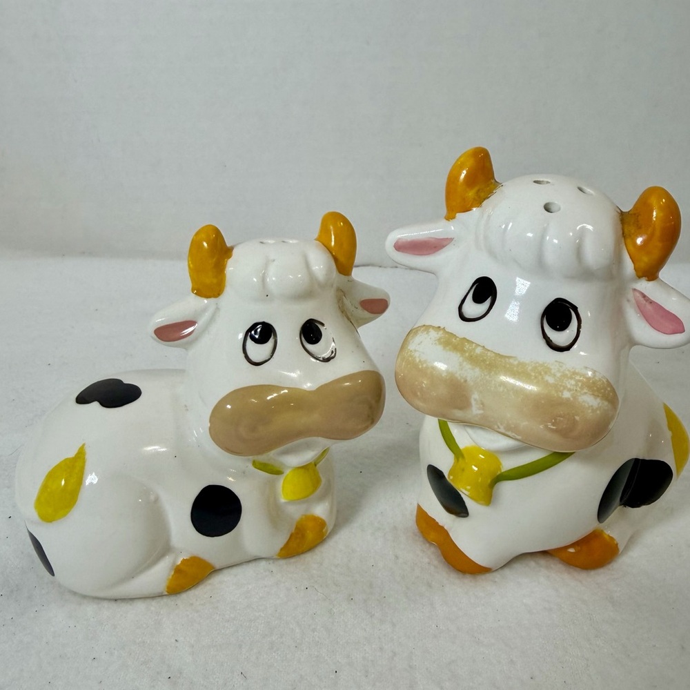 Cows Salt & Pepper Shakers Country Farm Homestead Core Decorative Kitchen Items